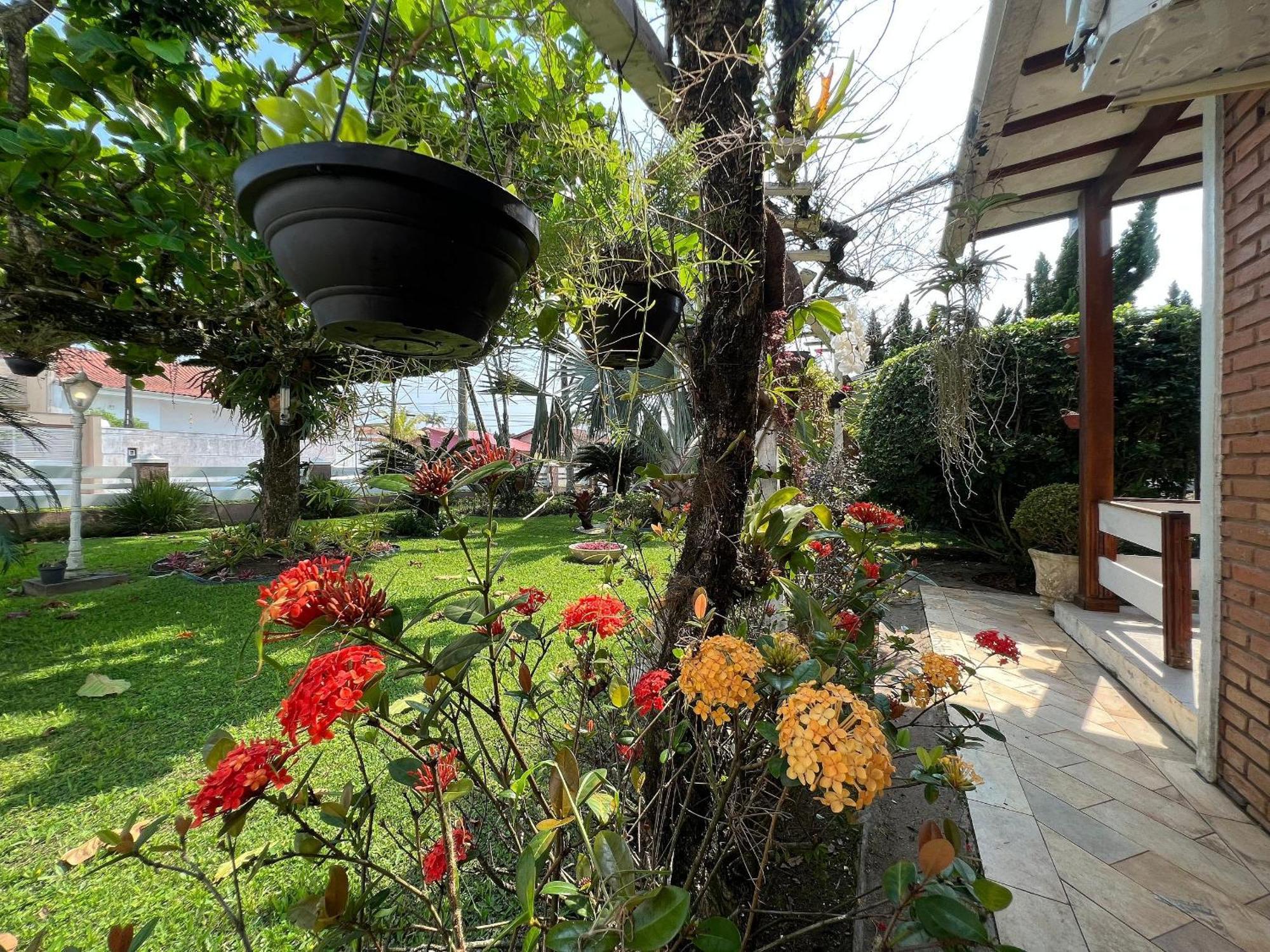 Casa Agradavel Com Piscina, A Poucos Passos Da Praia Peruibe Bagian luar foto